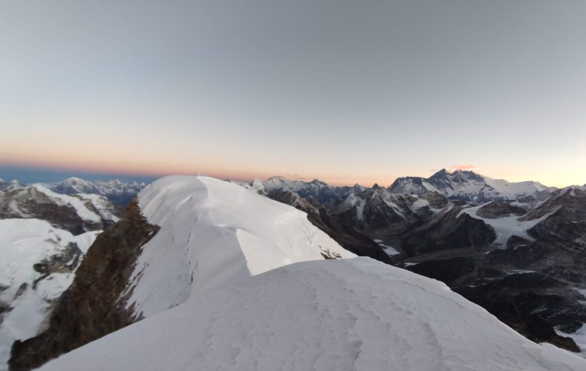 Baruntse und Mera Peak – 7,162 m/23,497 ft